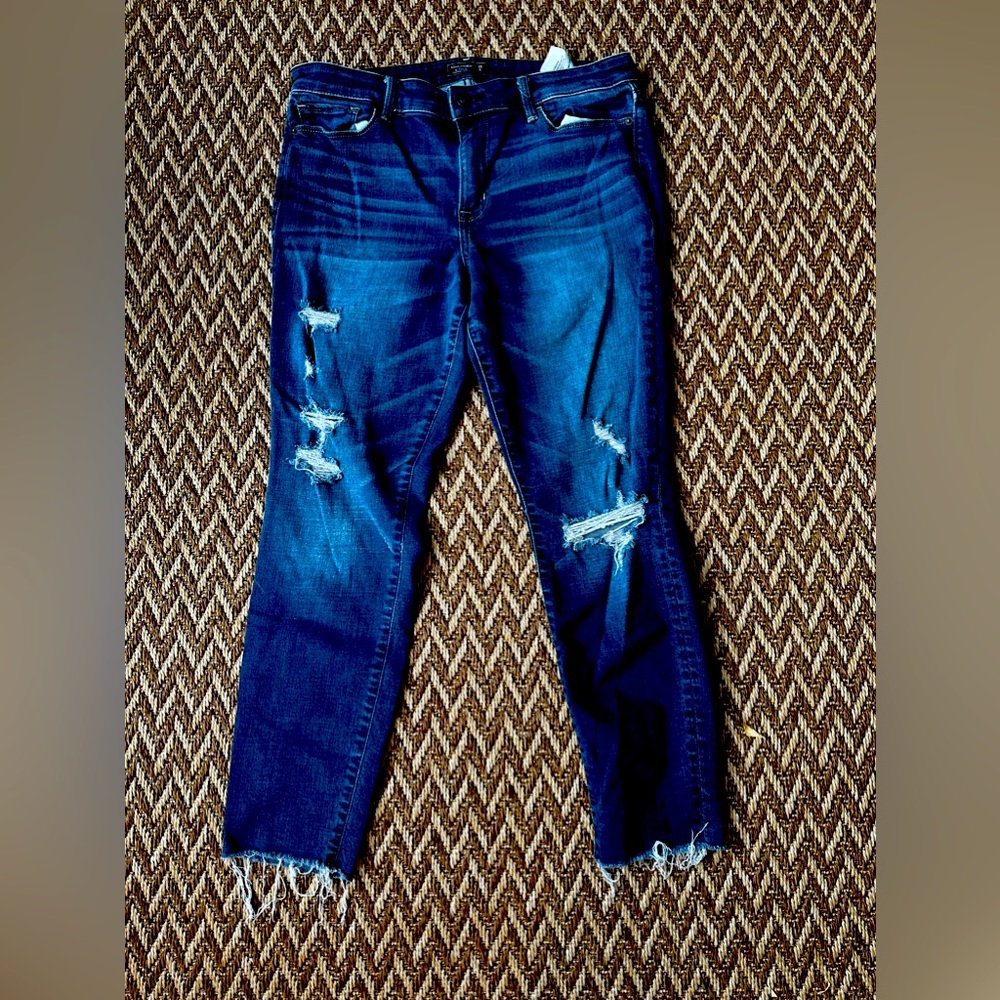 Cute Abercrombie, Harper, ankle straight leg, stretchy!
